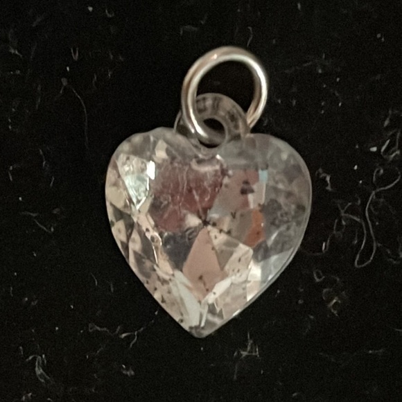 0.5” heart shaped clear crystal charm pendant with jump hoop - Picture 3 of 11